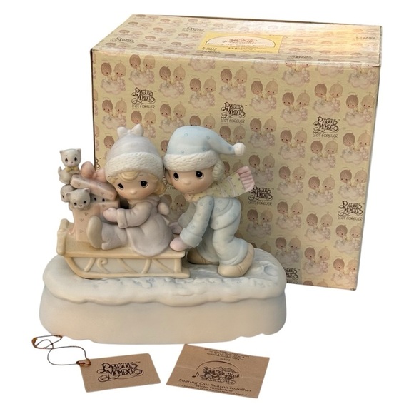 Vintage Precious Moments 1983 "Sharing our Season Together" Ceramic Music Figure - Picture 5 of 8